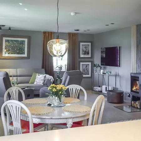 Сasa de vacaciones Nice In With Kitchen Halden