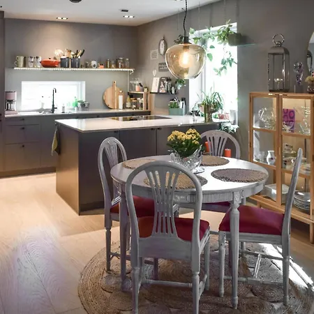 펜션 Nice In With Kitchen
